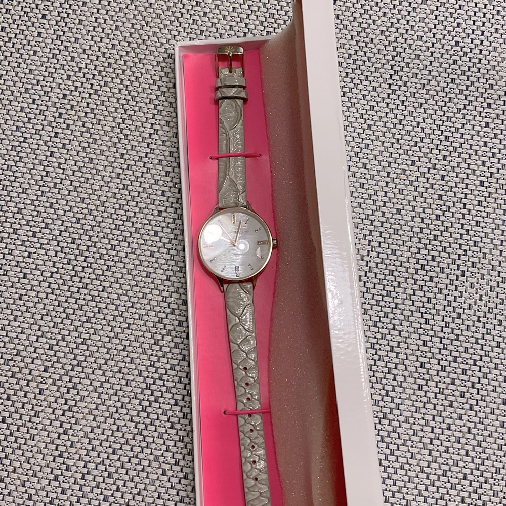 Isaac Mizrahi ladies wristwatch